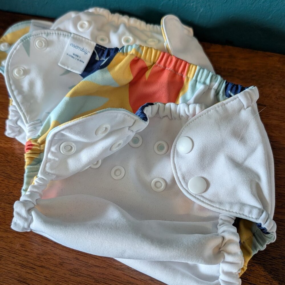 Esembly Outer Diaper Cover (Size 1) - White with Multi-Color Reverse side